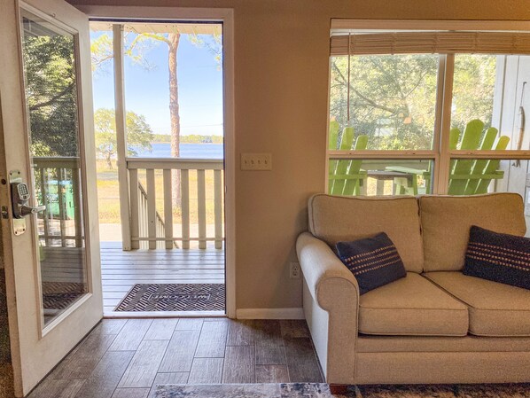 TV, DVD player - *L👀K! JUST RELISTED! PRIVATE BOAT LAUNCH — 5 Star ⭐️ ⭐️ ⭐️ Waterfront Condo!* (Panama City Beach)