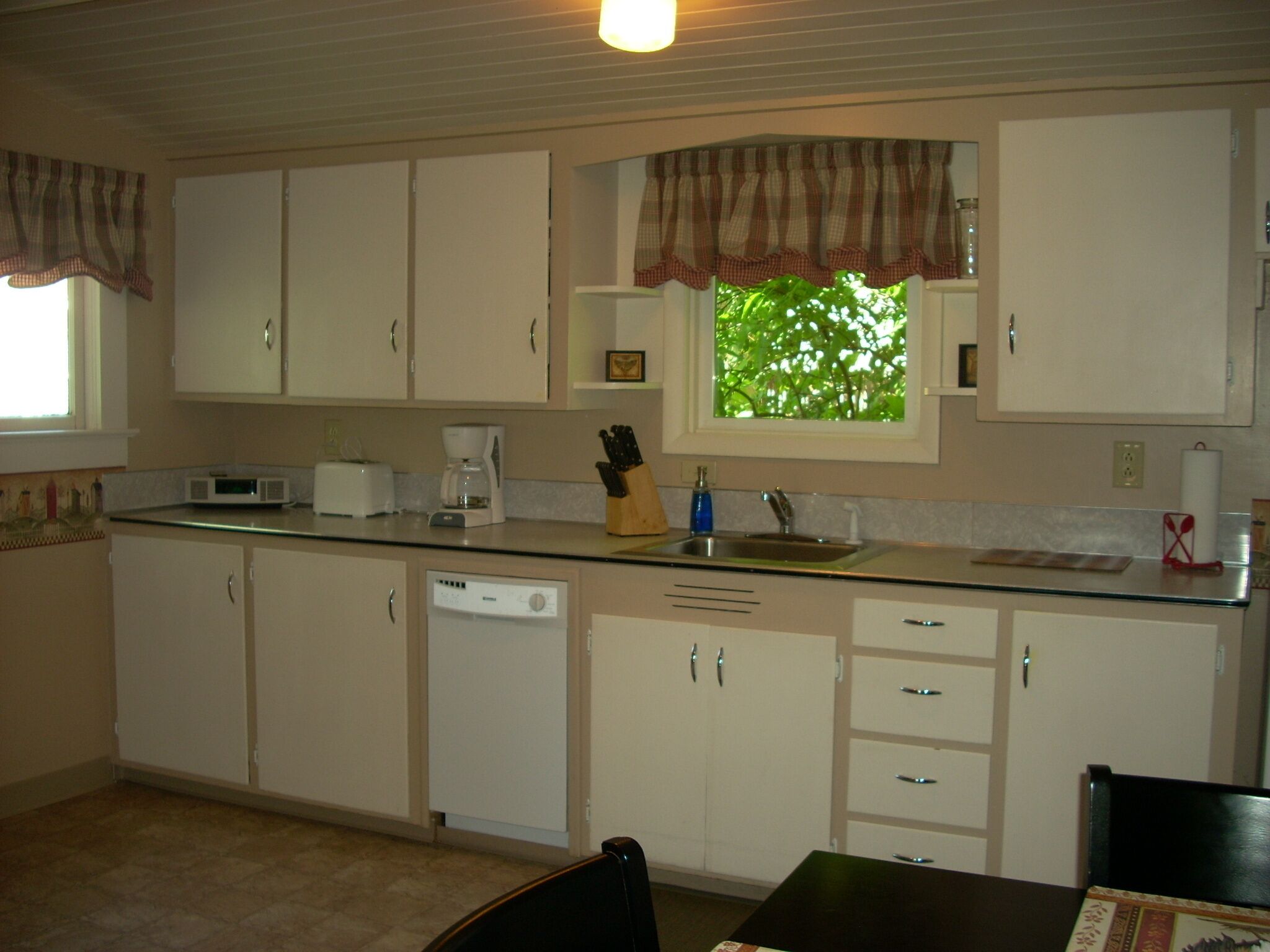 Stunning Views Great Location Walking Distance To City Center