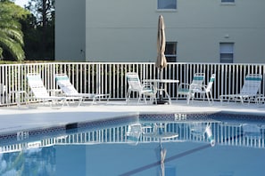 A heated pool - Beautiful North Naples Gated Condo! 5 min drive from Beaches (Naples)