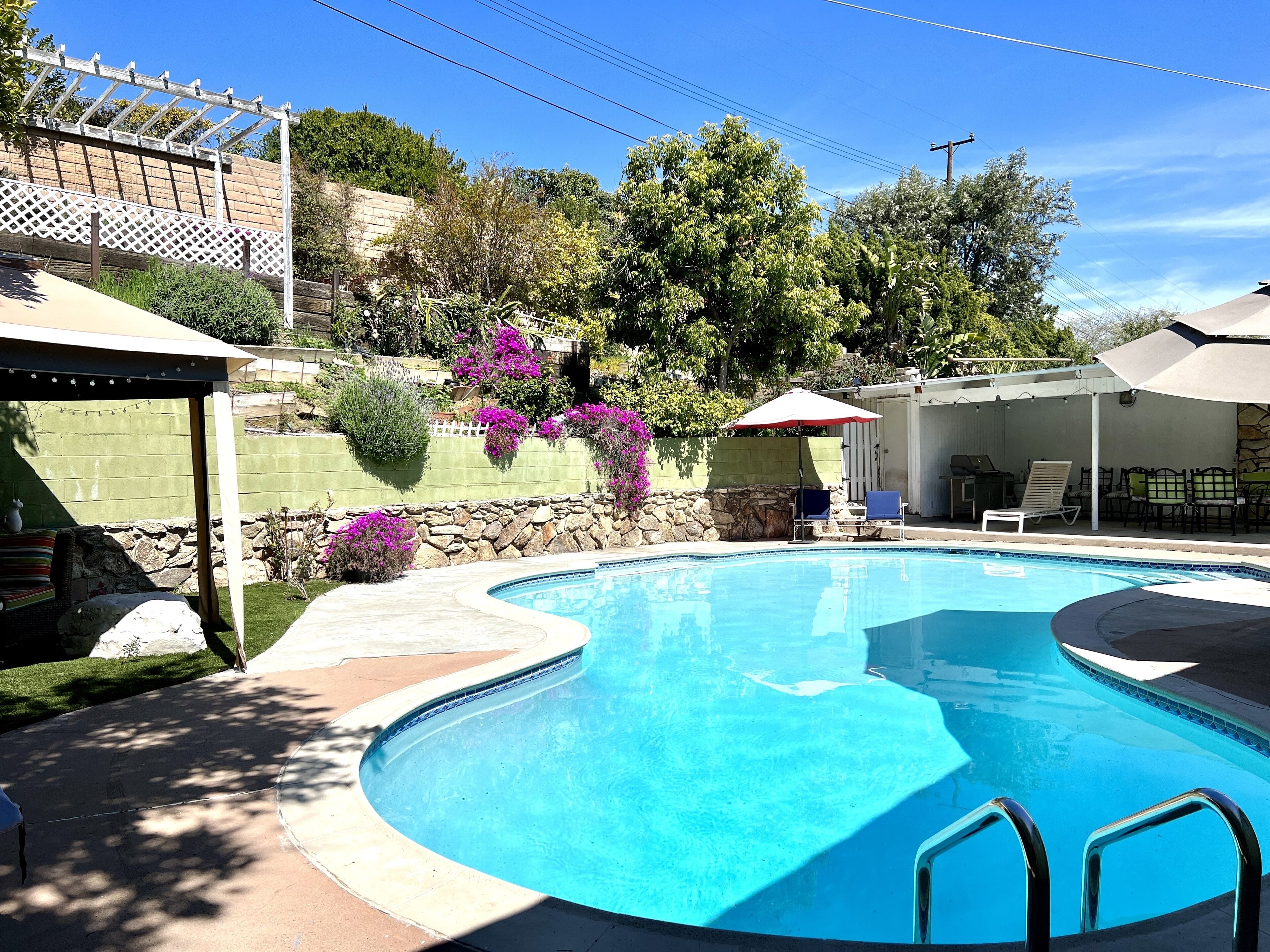 Charming/Private/Centrally Located, 3B/2.5B Home