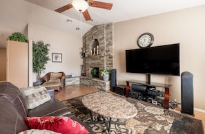 Smart TV, stereo - Huge 18-Guest Retreat with Heated Pool & Sports Court (Peoria)