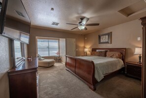 5 habitaciones, tabla de planchar con plancha, wifi y ropa de cama 