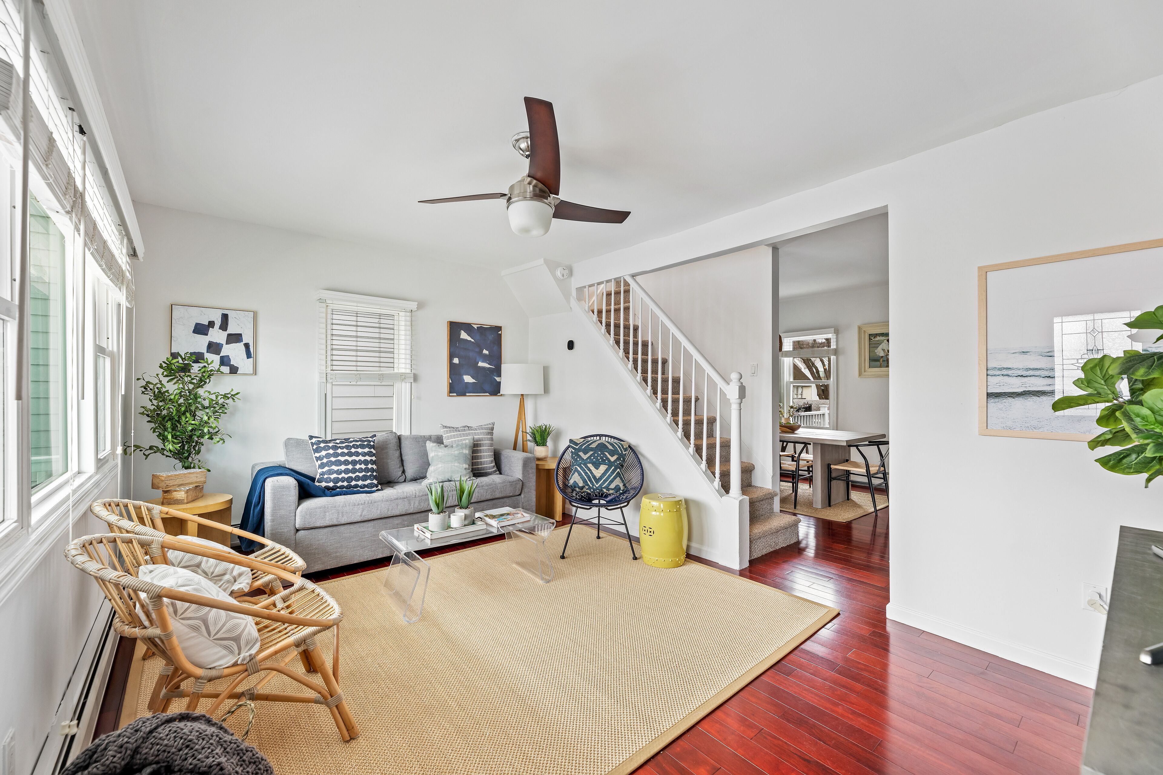 Stylish, Comfy & Bright | 5★ Location | Ocean Views | 3 min ➡ Beach | 🐕 PFR