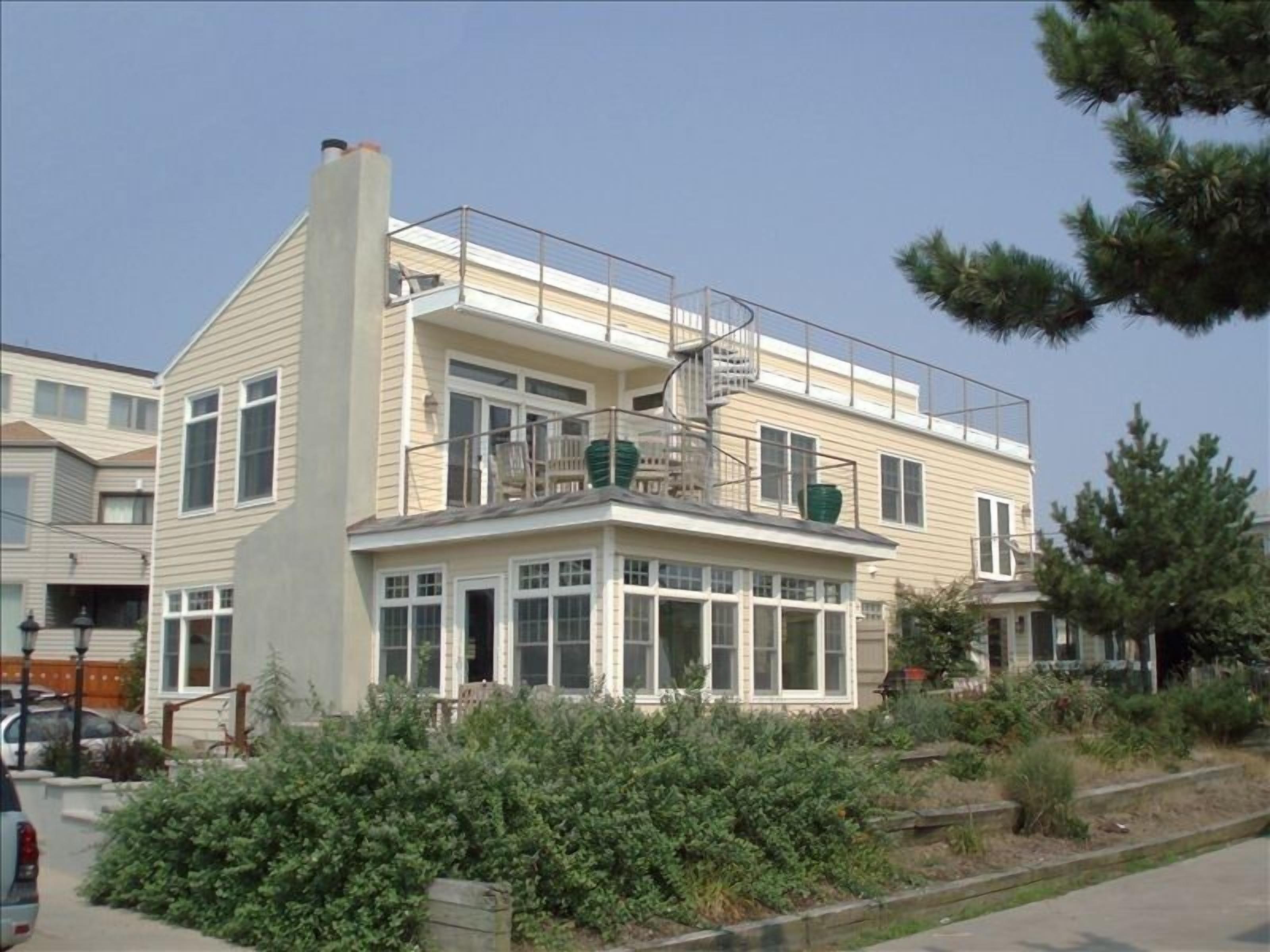 SPECTACULAR Ocean views! 7BR, 5 Bath, Hot tub