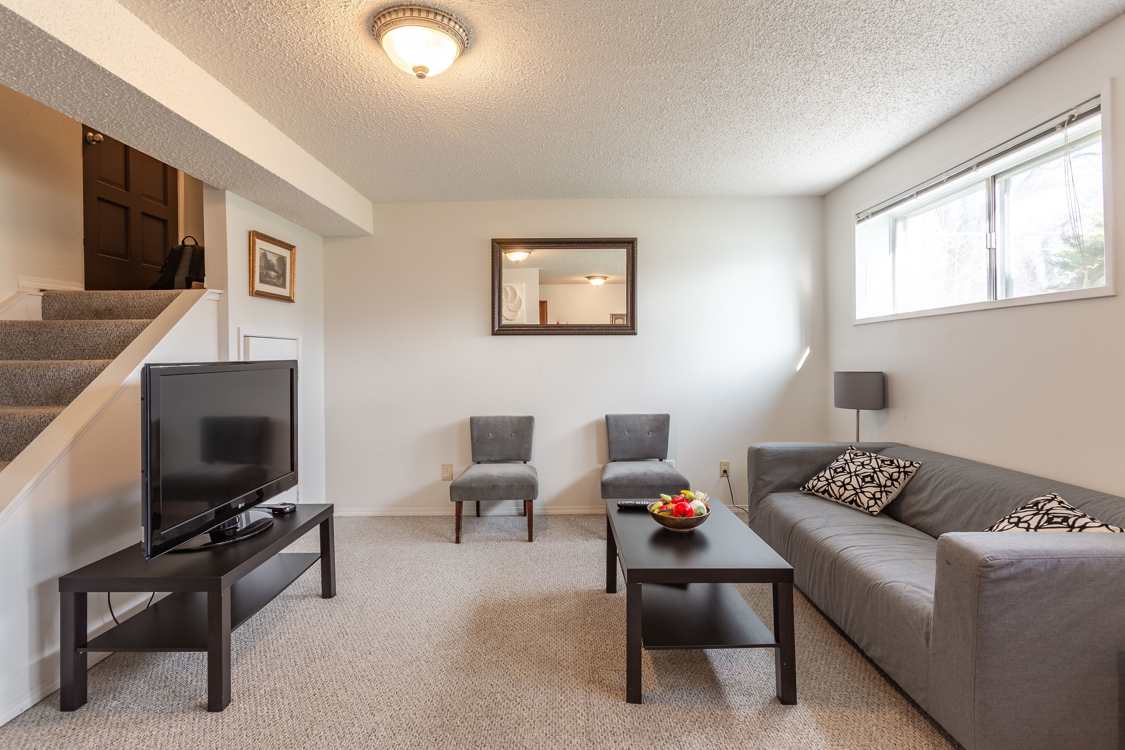Super Convenient Cozy Suite - Close to Downtown!