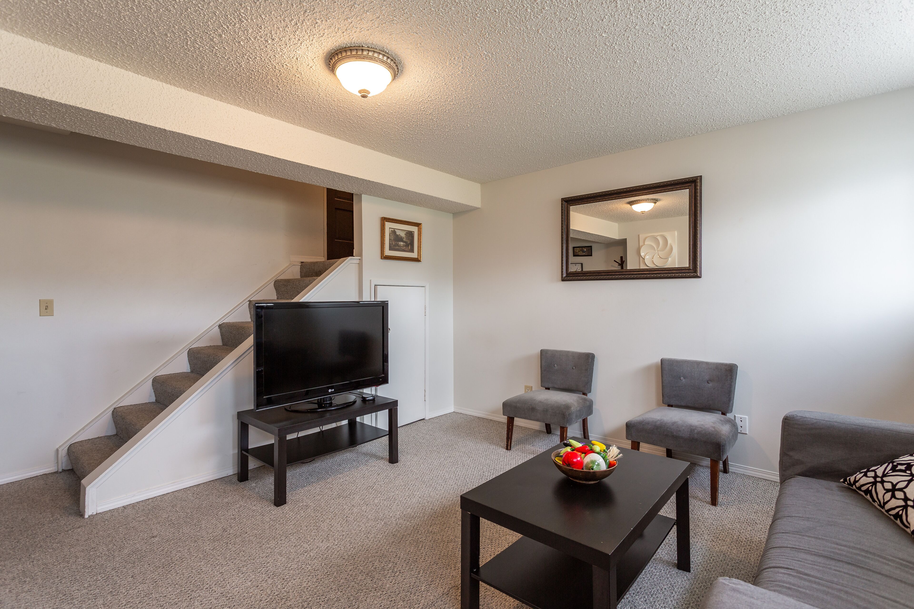 Super Convenient Cozy Suite - Close to Downtown!