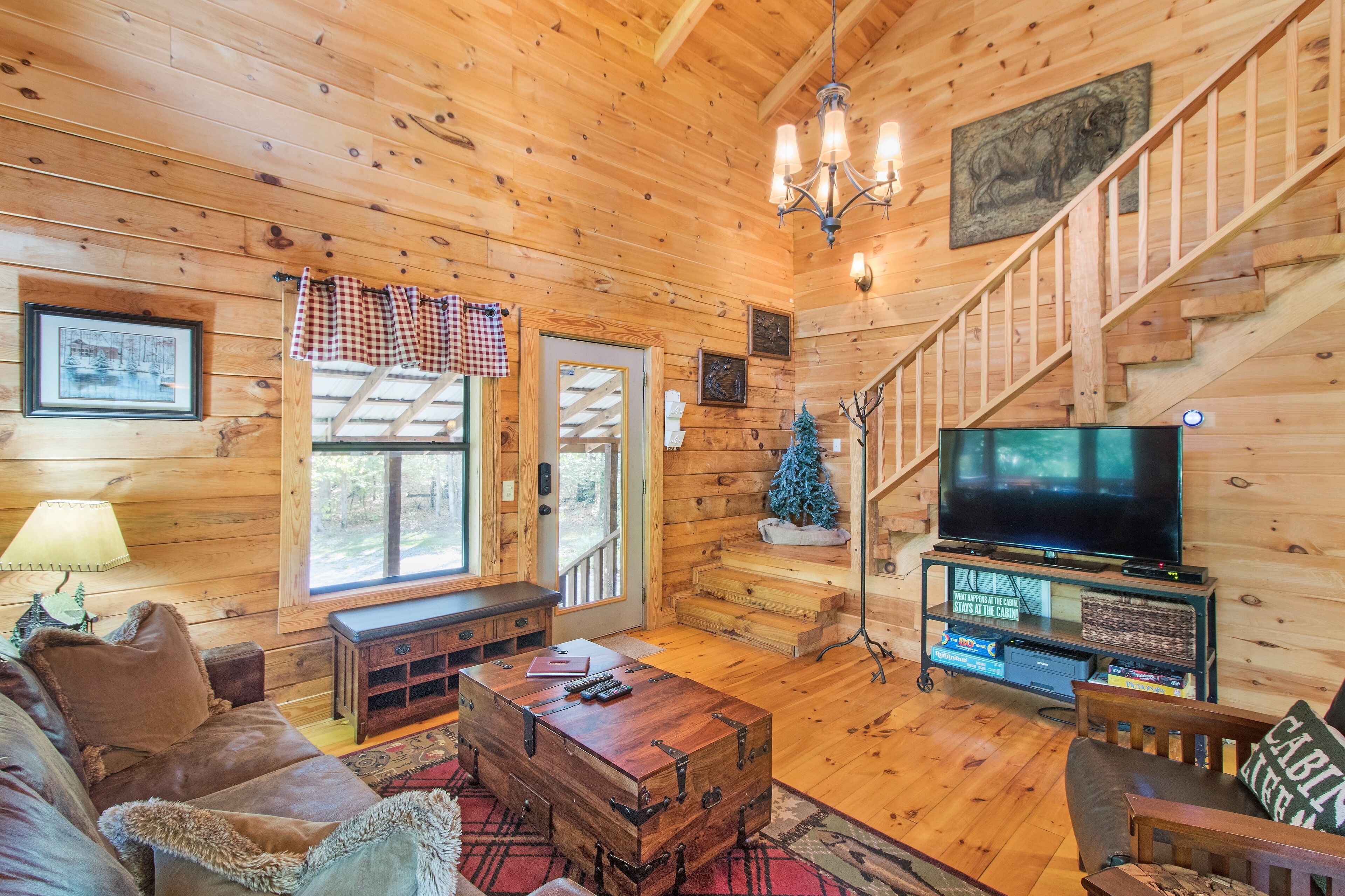 Luxurious Mountain Cabin in Monteagle Near Sewanee with Private Pond