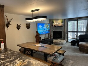 Interior - walking distance to skiing and nightlife in Northstar resort (Truckee)