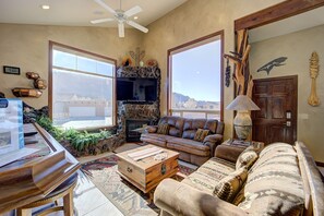 Smart TV, fireplace, DVD player