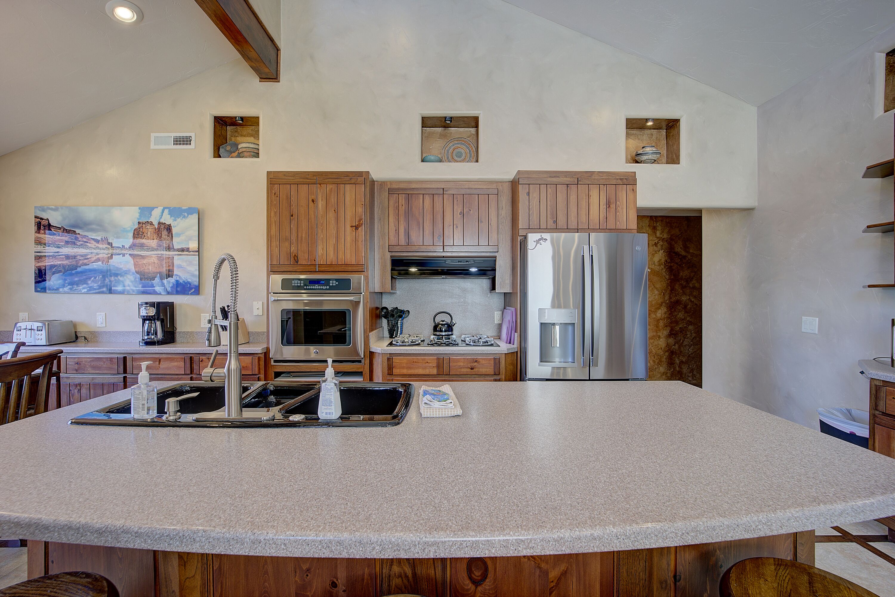 High End Southwest Luxury, Spa-like Baths, Steam Shr, Sauna, Garage,Pool,Hot Tub