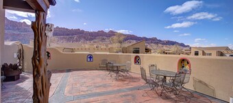 High End Southwest Luxury, Spa-like Baths, Steam Shr, Sauna, Garage,Pool,Hot Tub