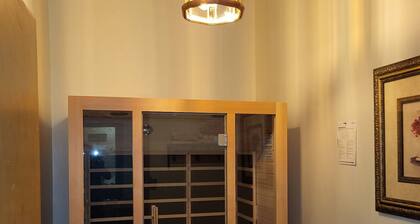 New Sauna Downtown One Bedroom Apartment