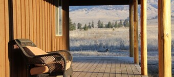 Ranch Style Cabin på 20 tunnland i den vackra Tunk Valley