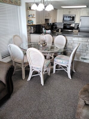 Dining - Ocean Front Condo in North Myrtle Beach (North Myrtle Beach)