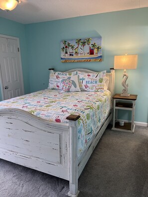 2 bedrooms, iron/ironing board, free WiFi, bed sheets - LAST MINUTE CANCELLATION IN JUNE COULD BE YOURS!!! (Orange Beach)