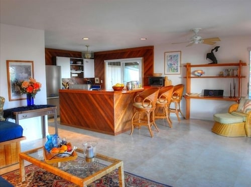 Hale Maluhia - 2 Minutes from the Big Island's Best Beaches