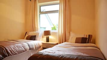 2 bedrooms, iron/ironing board, WiFi, bed sheets