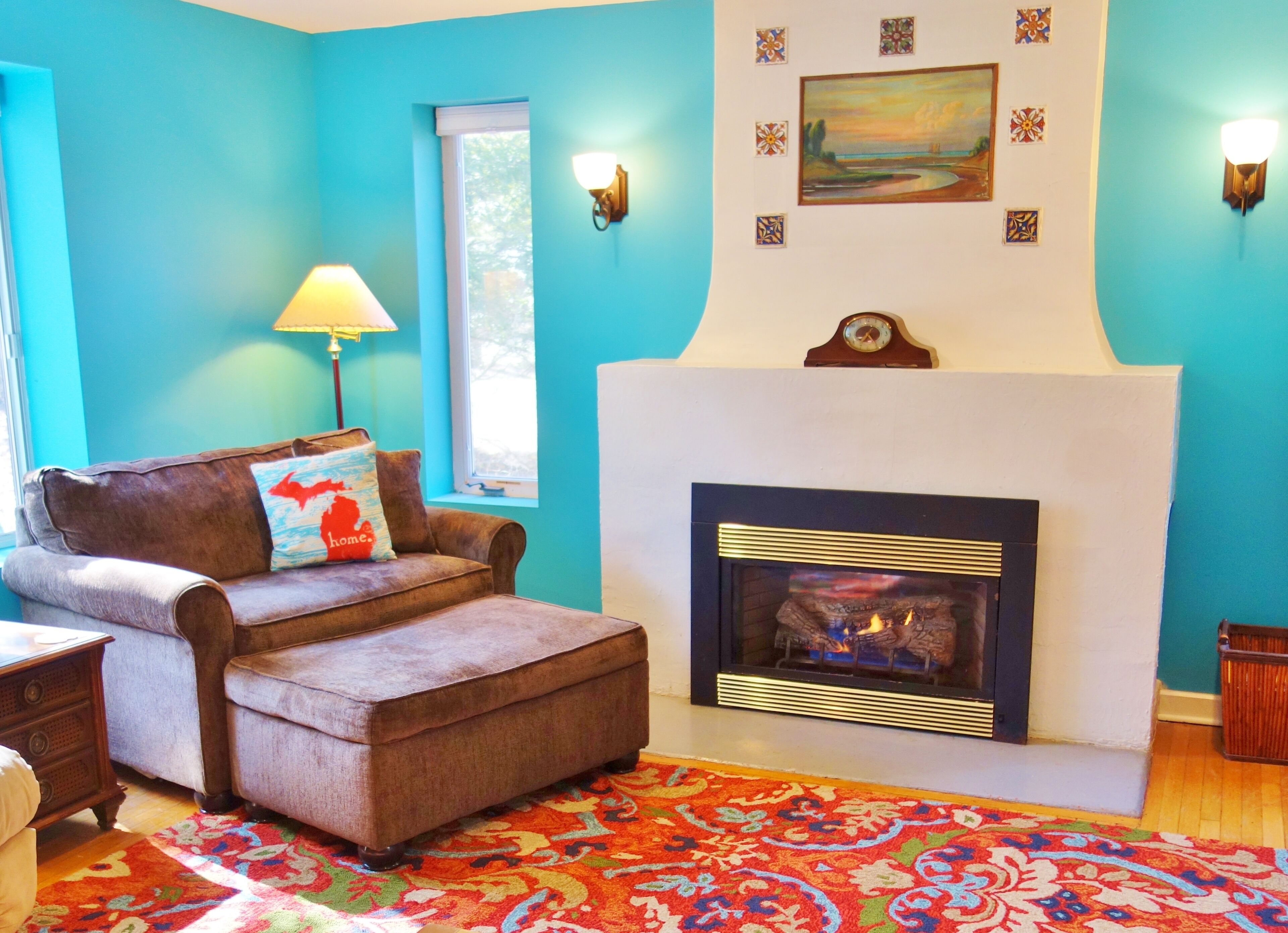 Blue Door Cottage steps from Warren Dunes State Park in charming Harbor Country