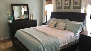 3 chambres, fer et planche à repasser, Wi-Fi gratuit, draps fournis