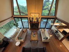 تلفزيون ذكي، مدفأة، كُتُب