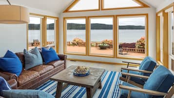 TV connectée, jeux vidéo, lecteur de DVD, baby-foot