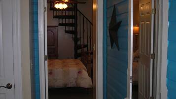 7 bedrooms, iron/ironing board, WiFi, bed sheets