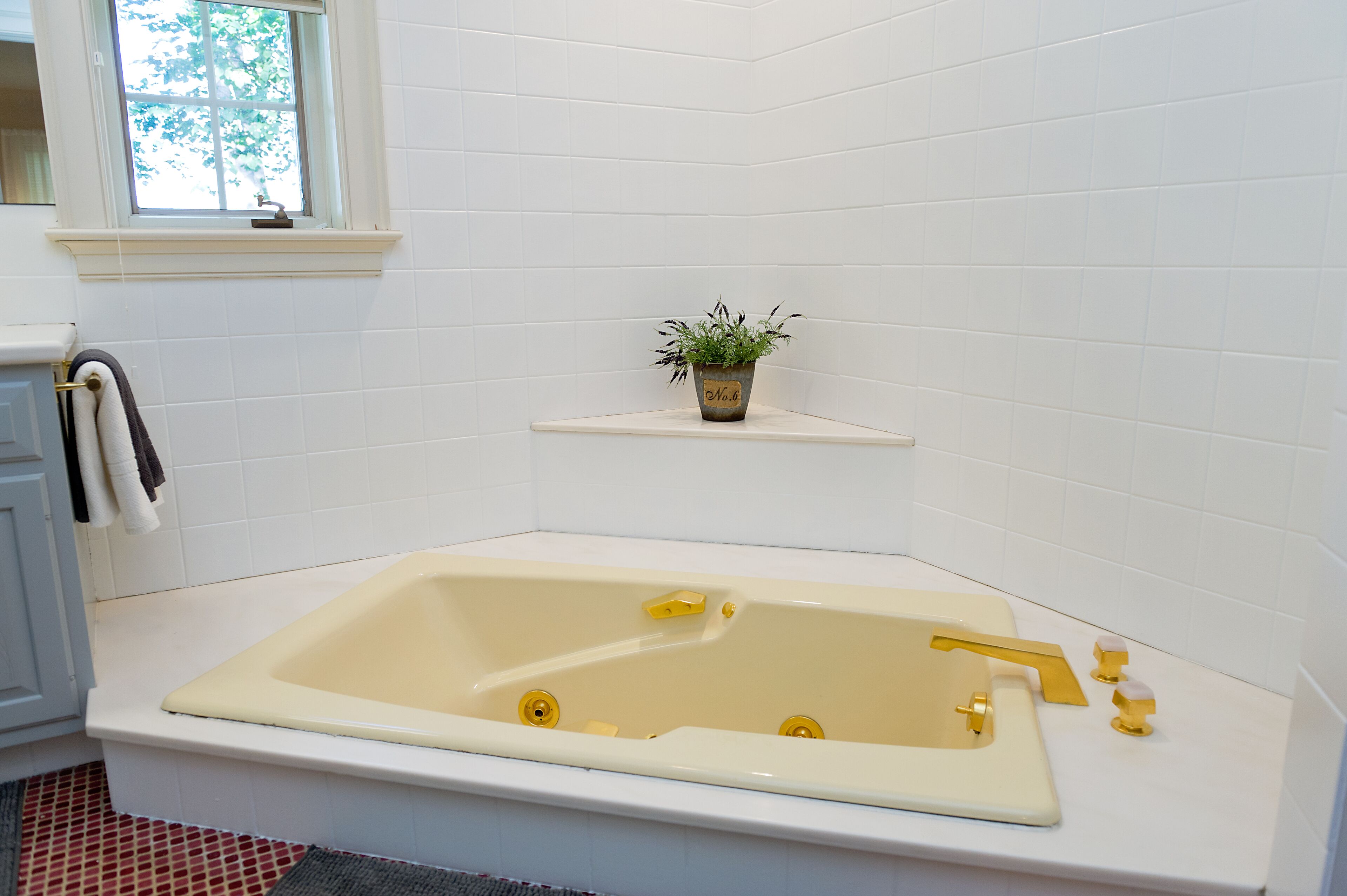 Sprawling Estate With Covered Bridge In Heart Of Lancaster County