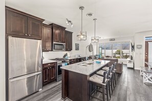 Fridge, microwave, oven, stovetop - Luxury Beachfront Penthouse Suite. Approved for short-term rentals. (West Kelowna)