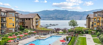  Luxury Beachfront Penthouse Suite. Approved for short-term rentals.