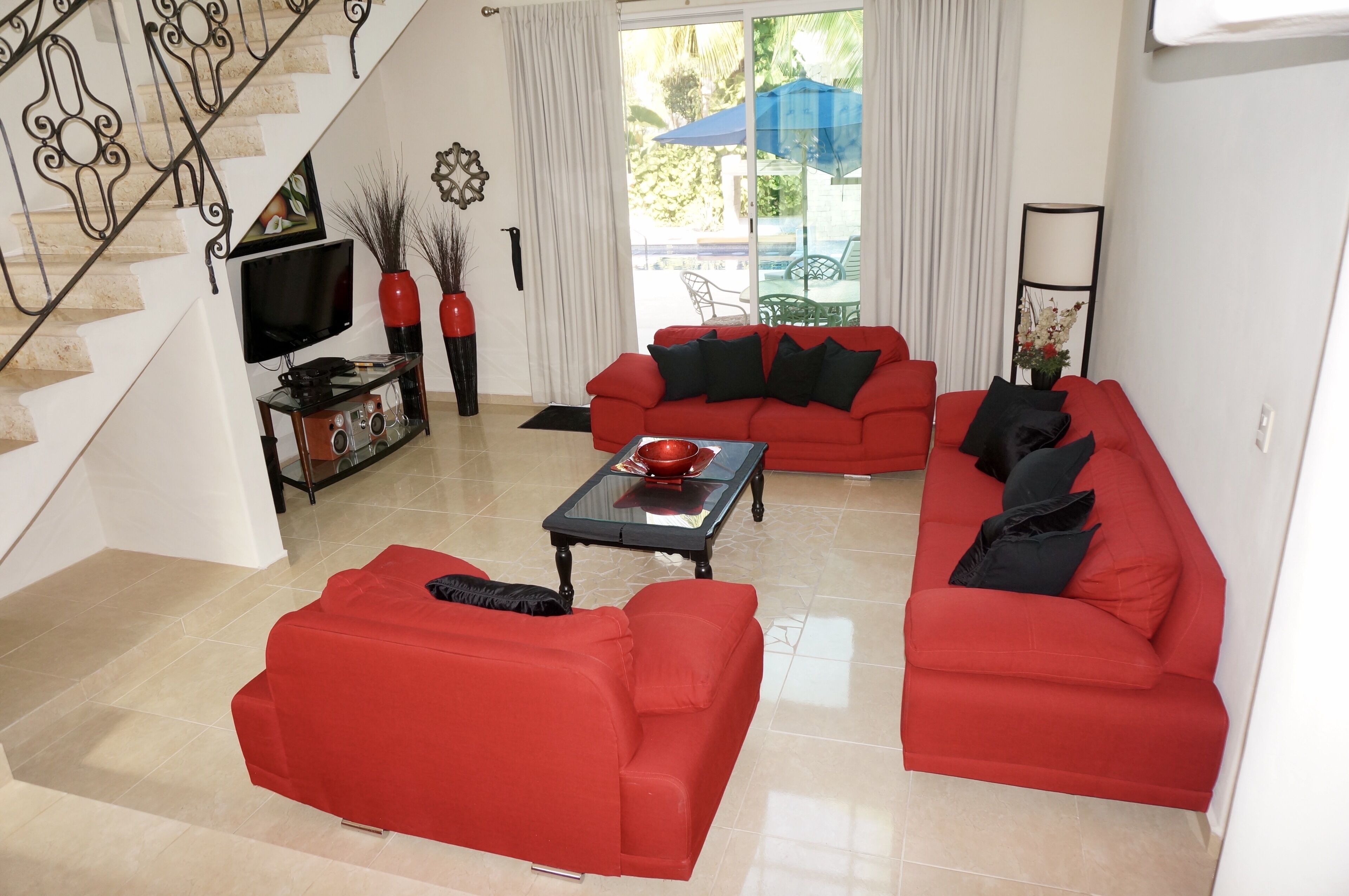 VILLA LA PERLA BLANCA spacious 4 Bedroom /4 baths/beautiful pool/ roof  sunbed..