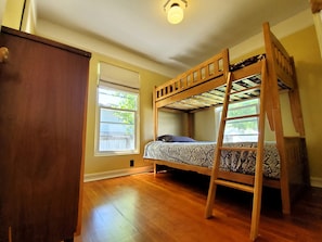 4 bedrooms, iron/ironing board, travel cot, free WiFi