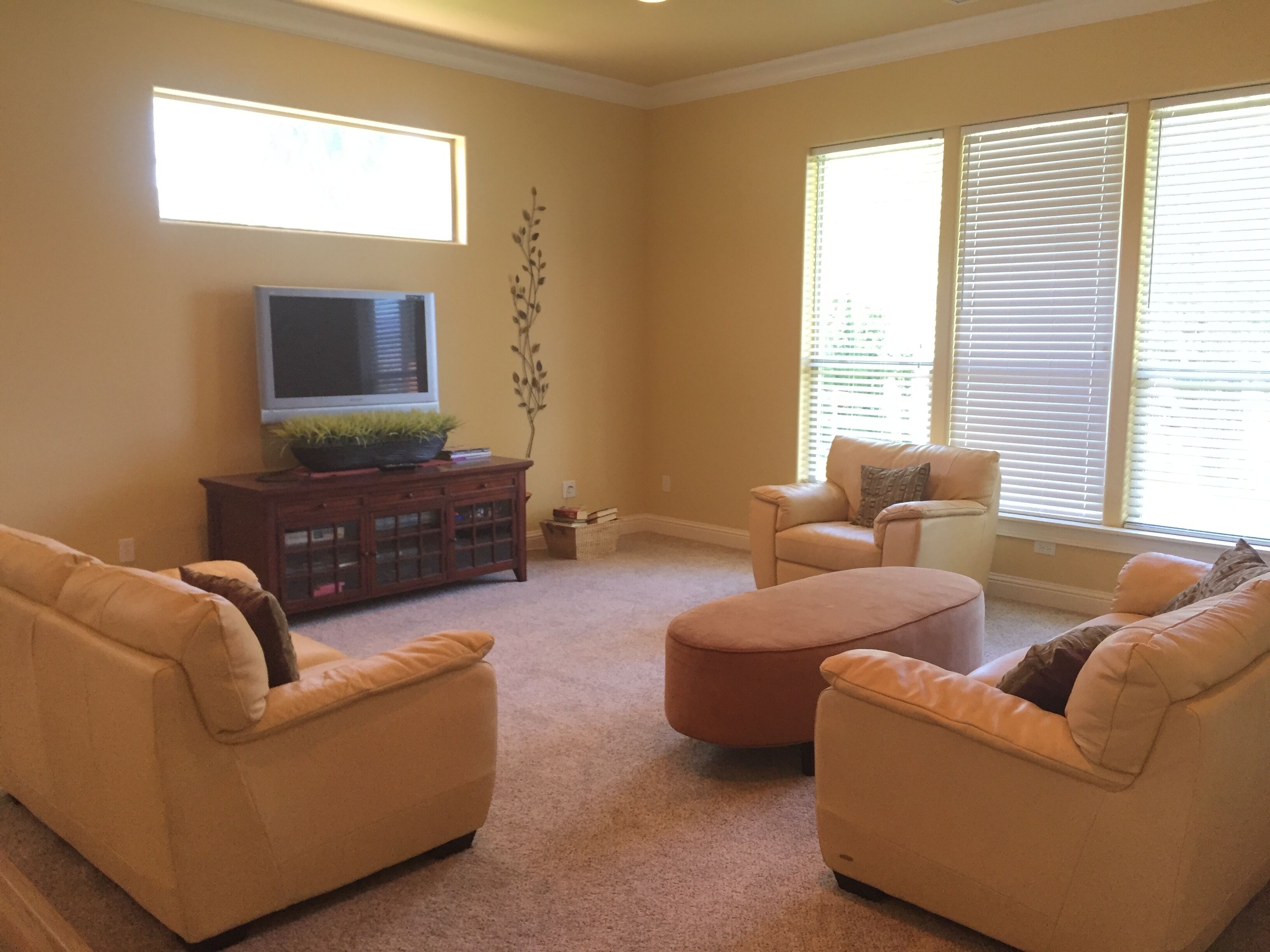 Beautiful, modern lakefront home on Lake Osoyoos