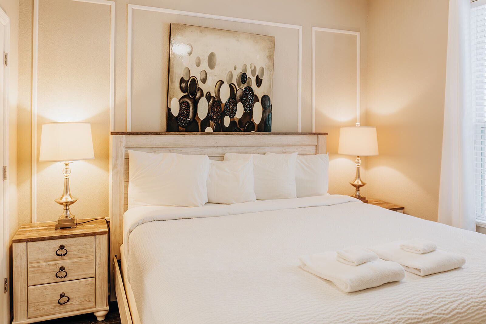 2 室のベッドルーム、アイロン / アイロン台、WiFi、ベッドシーツ