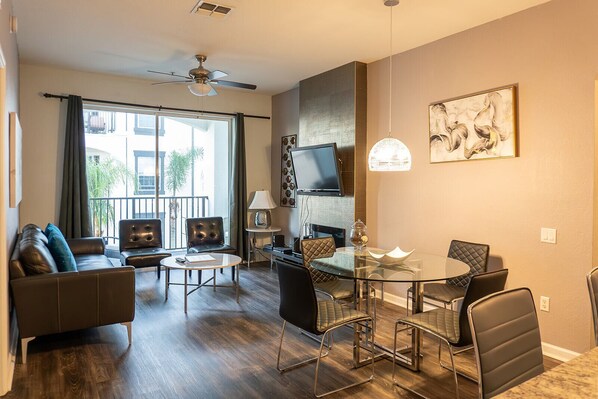 Smart TV, fireplace, video games, DVD player - Vista Cay across from Epic Universe! New Pool + Tiki Bar—Book Hot Rates! (Orlando)