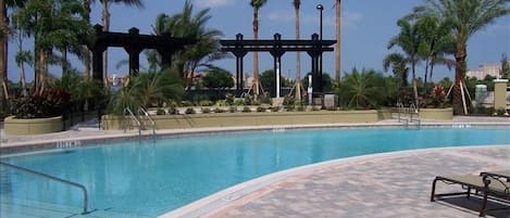 Piscine extérieure