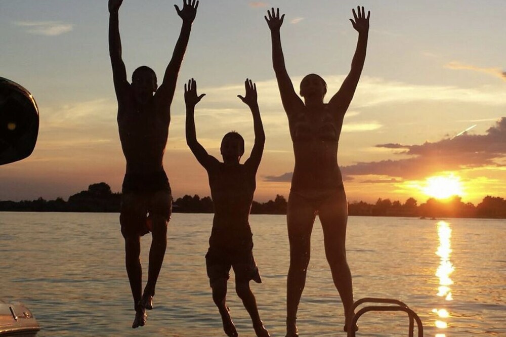 Escape The Hustle & Bustle And Enjoy Lake Living For A Weekend Or Stay A Week