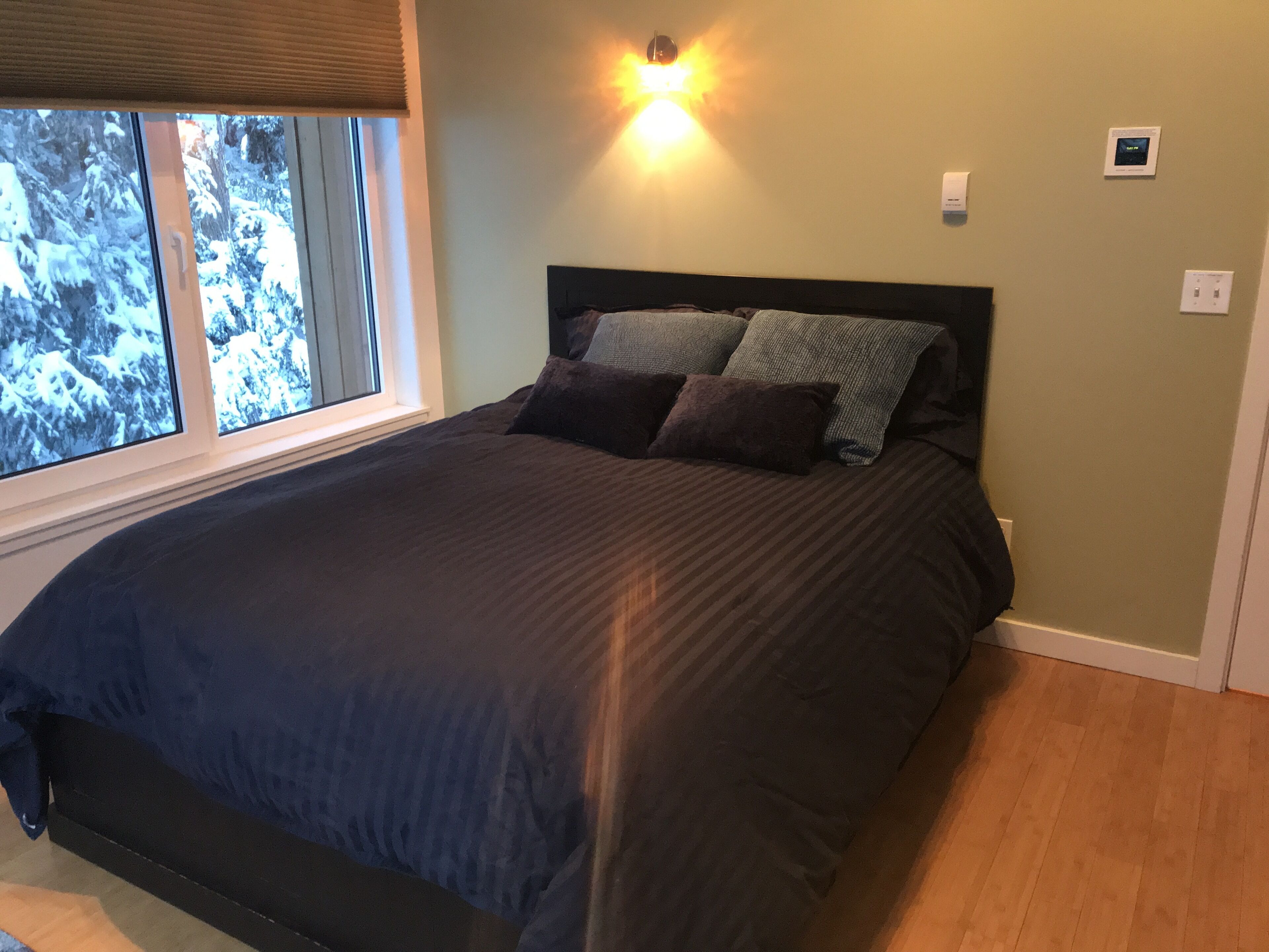 Luxurious Comfort, Privacy,  Wood-fired Hot Tub and Sauna!