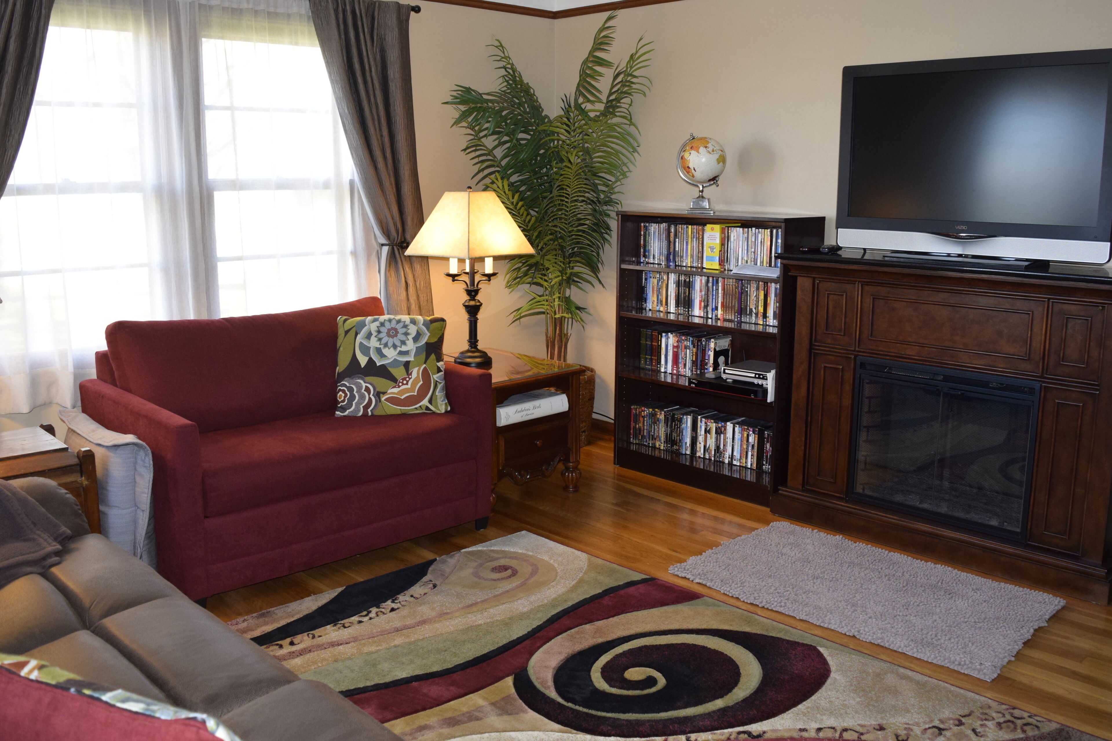 Carefully Restored  Wilsonville Farmhouse next to Parks & Trails, 1 Mile to I-5