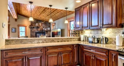 Luxus Tahoe / Donner Home w / Berge, Sauna & Whirlpool! - 6 Bed / 4. 5 Bad