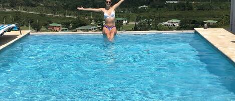 حمّام سباحة خارجي