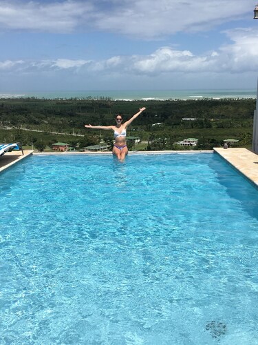 Hacienda Margarita—Private Pool, Amazing Views, Pickleball, spacious home!