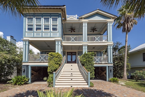 Spacious, Updated Home, Ocean Views, Pool, Elevator, Walk to Beach & Restaurants