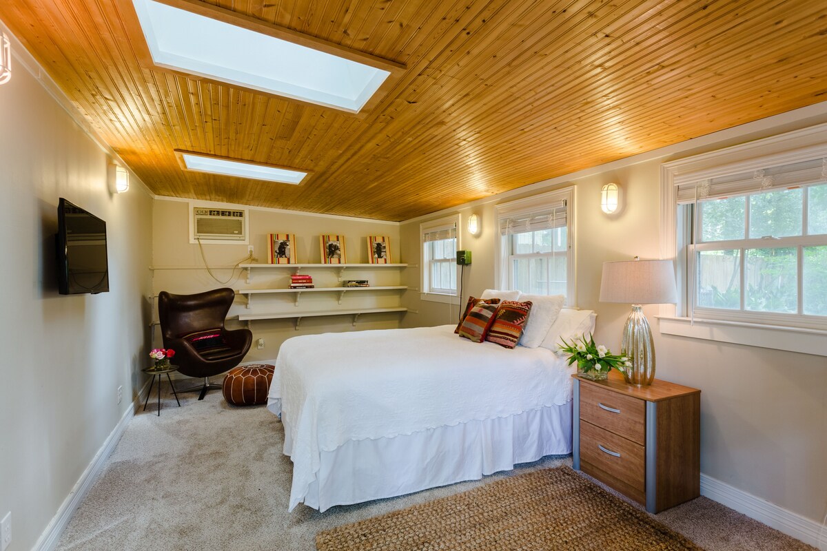 Photo 41 of Lake Austin Retreat - 3 miles from downtown