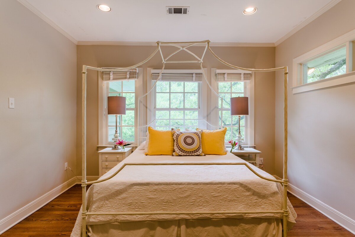 Photo 34 of Lake Austin Retreat - 3 miles from downtown