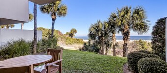 2BR Oceanfront i Captain's Court med vakker utsikt!