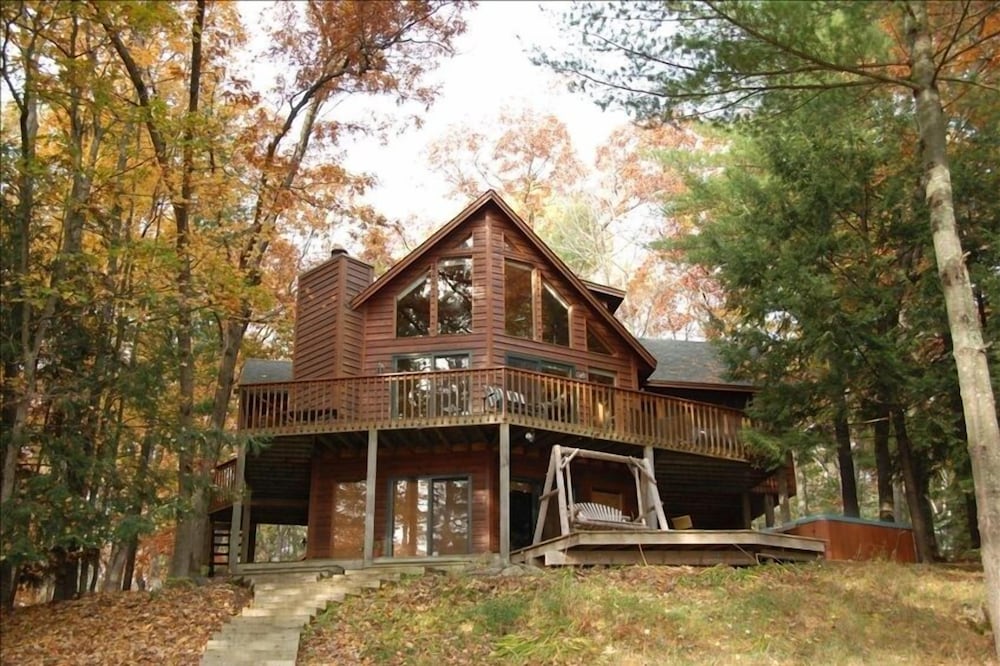 Fabulous 4 BR Lakefront Cabin w/ Hot Tub Spooner Wsconsin Area Lake