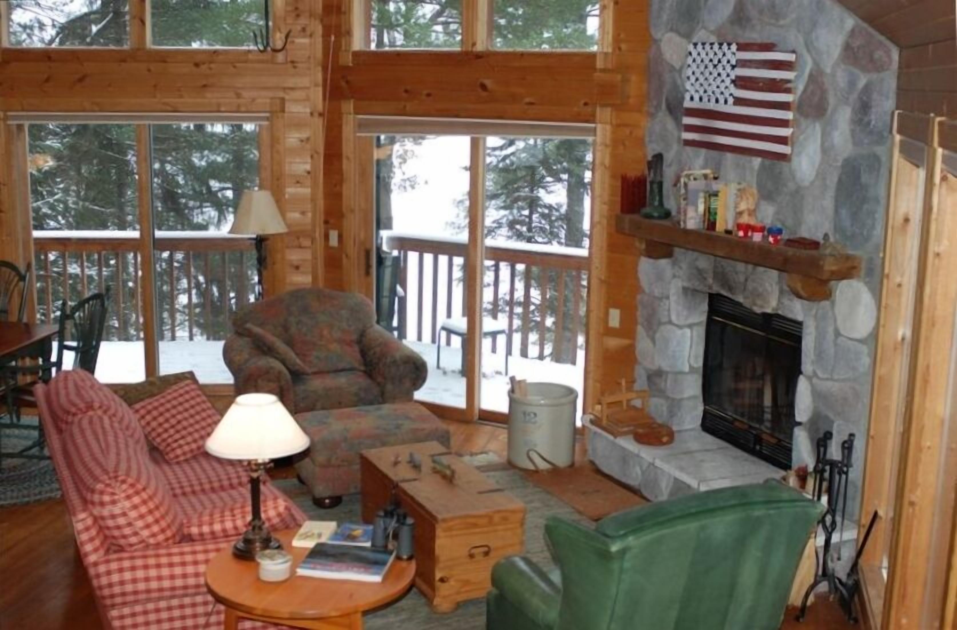Fabulous 4 BR Lakefront Cabin w/ Hot Tub Spooner Wsconsin Area Lake
