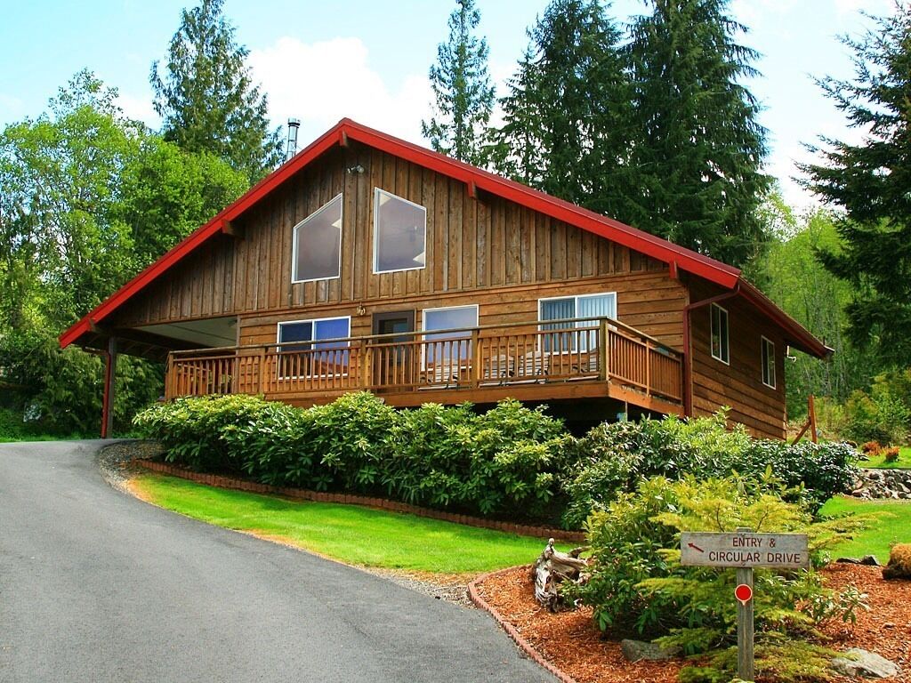 This Is The Place - Your Year Round Getaway!  N. W. Living At Its Best!