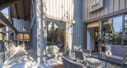 Pinnacle Ridge 6 - Ski in Ski out, Private Hot Tub, Gym, Wood Fireplace