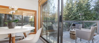 Pinnacle Ridge # 6 | Ski-in Ski-Out | 5 mh, 5 kylpy, vuodepaikkoja 14  